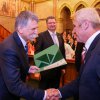 PARLAMENTI DÍJÁTADÓ